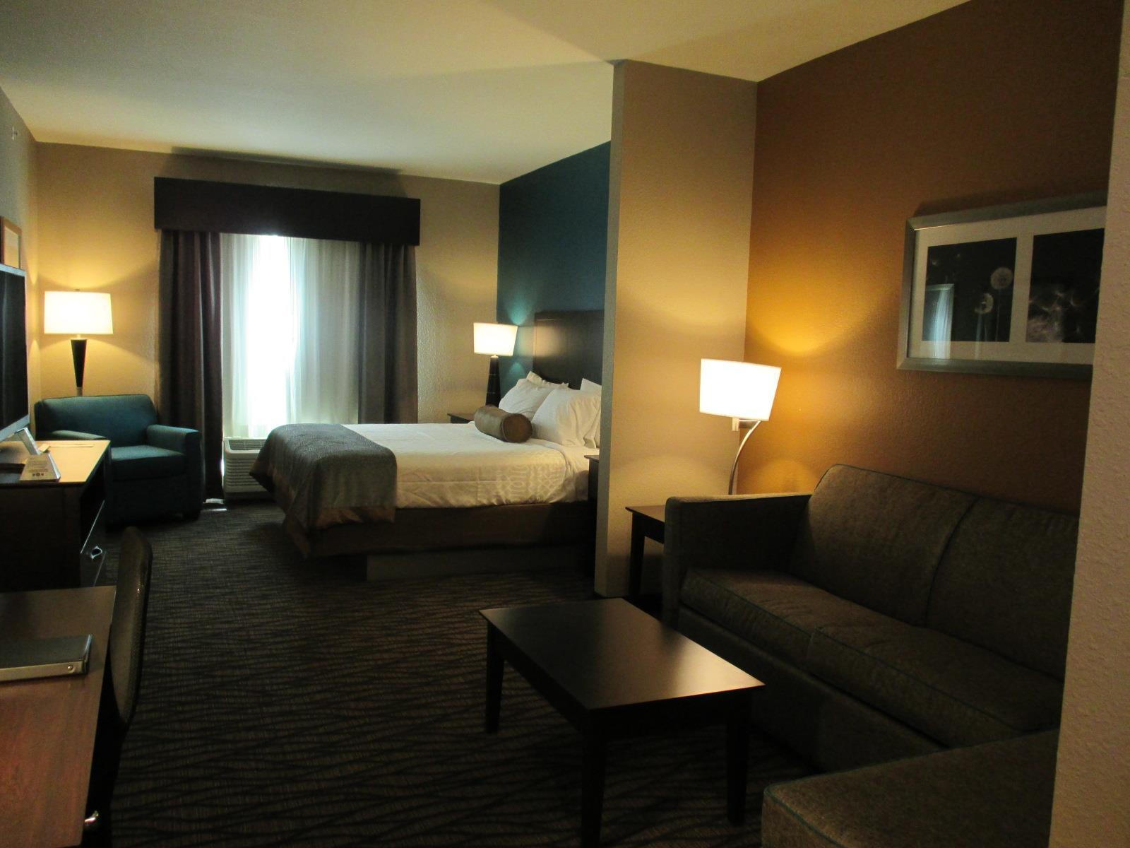 Best Western Plus Hiawatha Hotel Exterior photo
