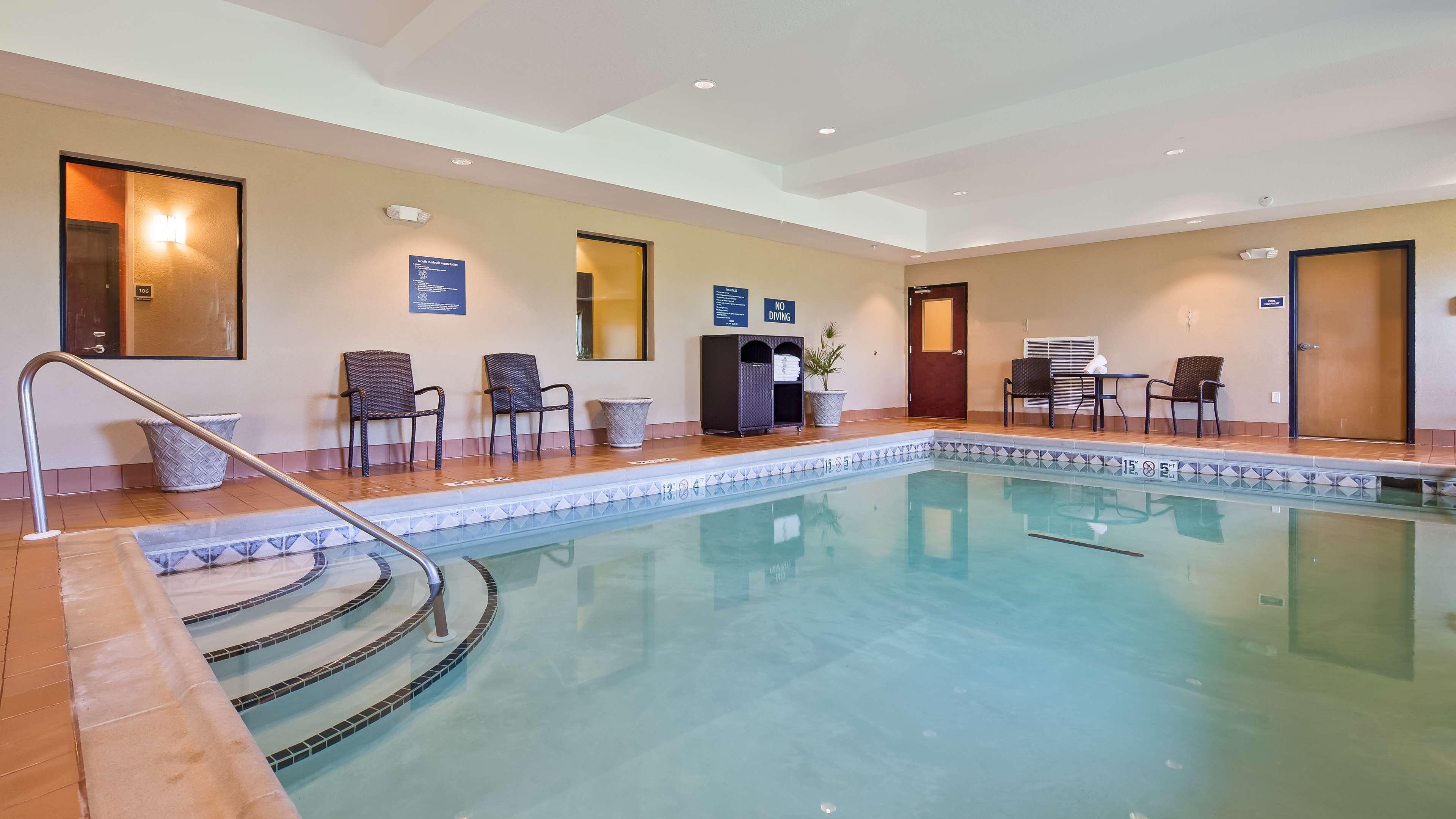 Best Western Plus Hiawatha Hotel Exterior photo